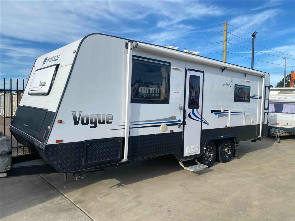 2015 PARAMOUNT VOGUE Caravan