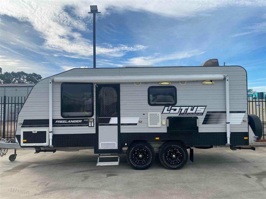 2013 LOTUS FREELANDER Caravan