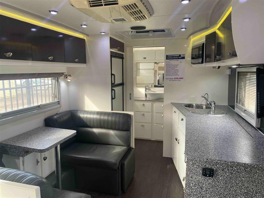 2013 LOTUS FREELANDER Caravan