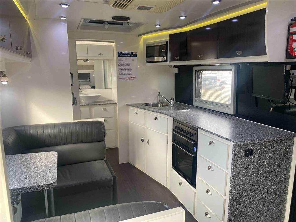 2013 LOTUS FREELANDER Caravan