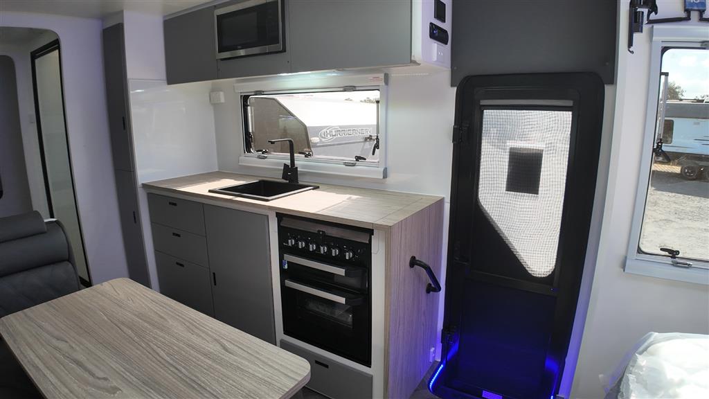2025 HURRICANE FAMILY TUFF RIDER CARAVAN 23.6