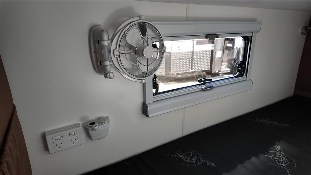 2025 HURRICANE FAMILY TUFF RIDER BUNK CARAVAN