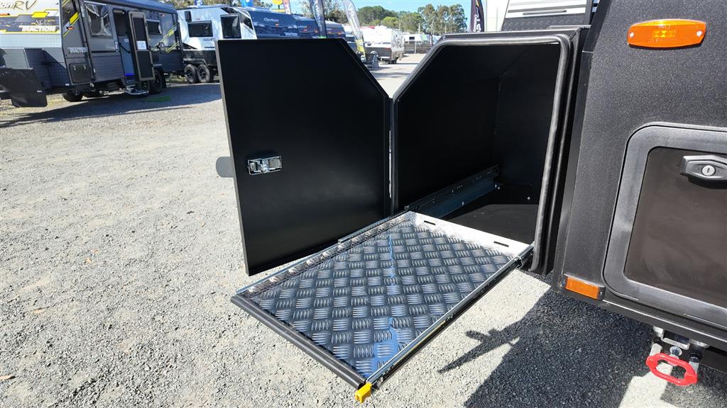 2025 HURRICANE FAMILY TUFF RIDER BUNK CARAVAN