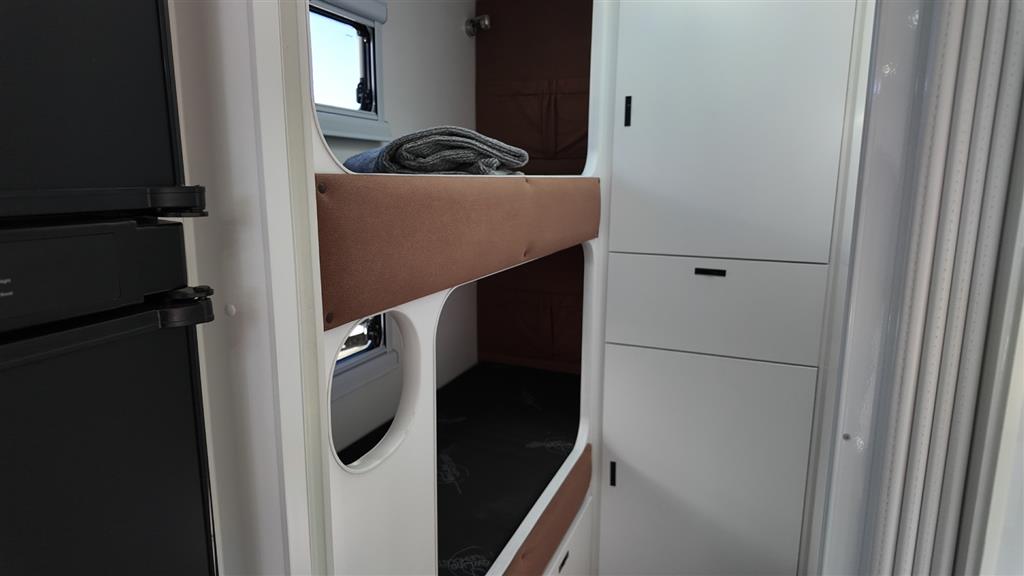 2025 HURRICANE FAMILY TUFF RIDER BUNK CARAVAN