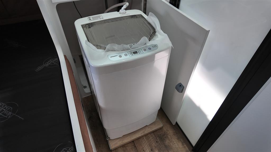 2025 HURRICANE FAMILY TUFF RIDER BUNK CARAVAN