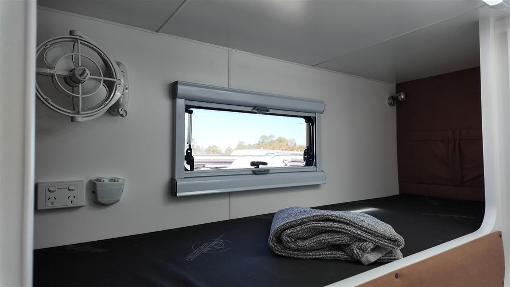 2025 HURRICANE FAMILY TUFF RIDER BUNK CARAVAN