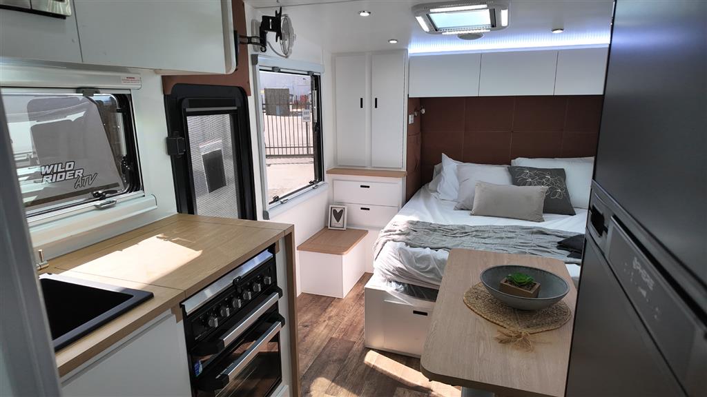 2025 HURRICANE FAMILY TUFF RIDER BUNK CARAVAN