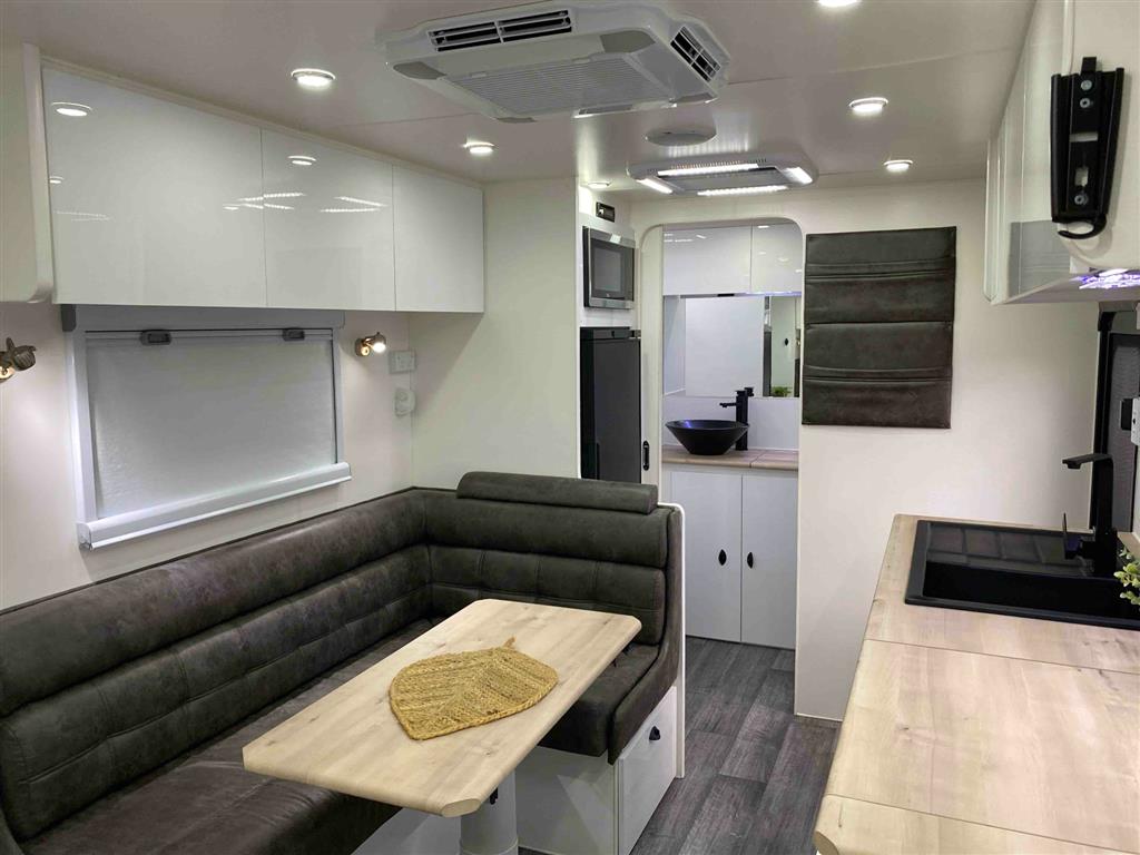 2024 HURRICANE RV STORM RIDER Off Road Caravan
