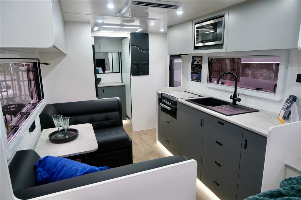 2025 RETREAT BRIBIE X 199R CARAVAN 19.9