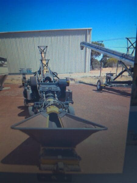 Convey 1685 CONVEYOR - Agriculture and Outdoor > Tractors