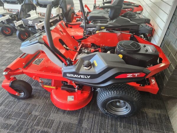Gravely ZT34 V-TWIN 635CC 34' STAMPED DECK - Agriculture and Outdoor > Lawn Mowers