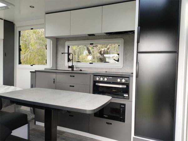  Motorhomes and Camper Trailers