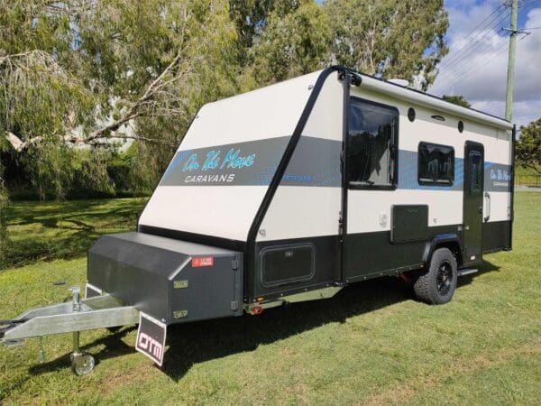 On The Move Caravans Infinity 5.5 - Caravans