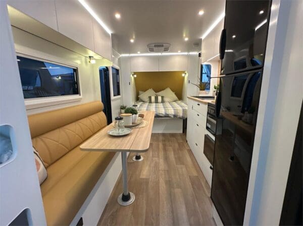  Motorhomes and Camper Trailers