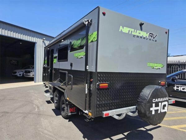  Motorhomes and Camper Trailers