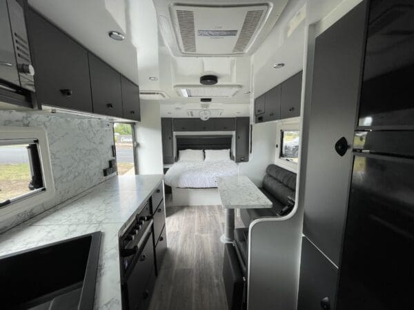  Motorhomes and Camper Trailers