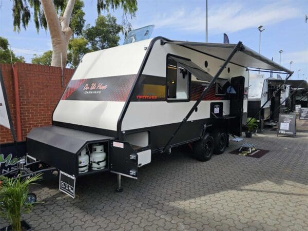  Motorhomes and Camper Trailers