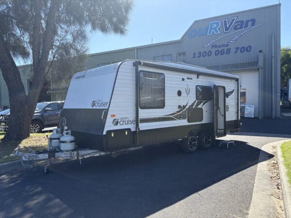 ESSENTIAL CARAVANS GRANT CRUISER - Caravans