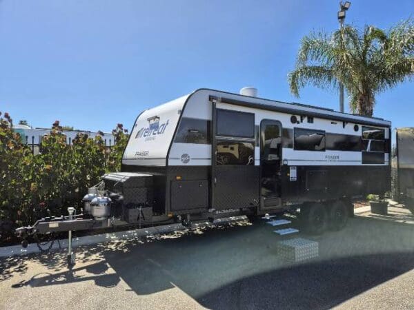 RETREAT FRASER 243C B - Caravans