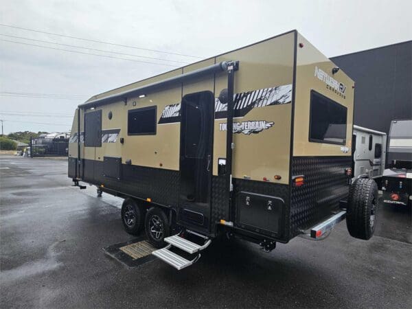  Motorhomes and Camper Trailers