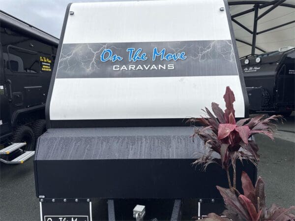  Motorhomes and Camper Trailers