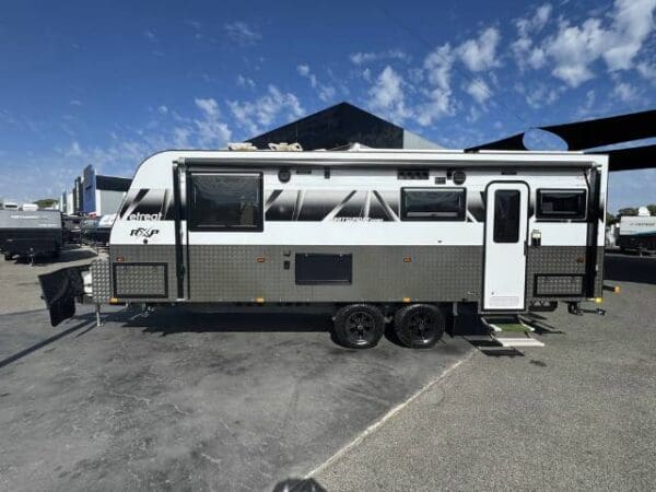 RETREAT WHITSUNDAY 226R - Caravans