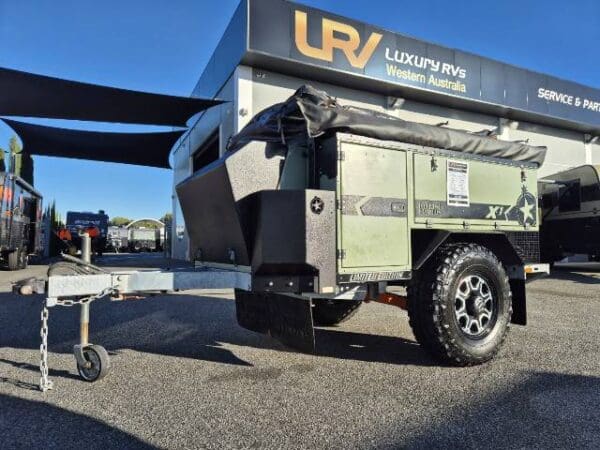  Motorhomes and Camper Trailers