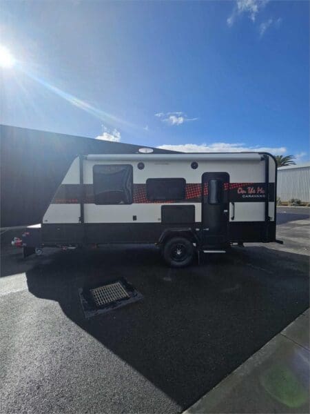  Motorhomes and Camper Trailers