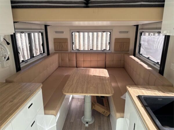  Motorhomes and Camper Trailers