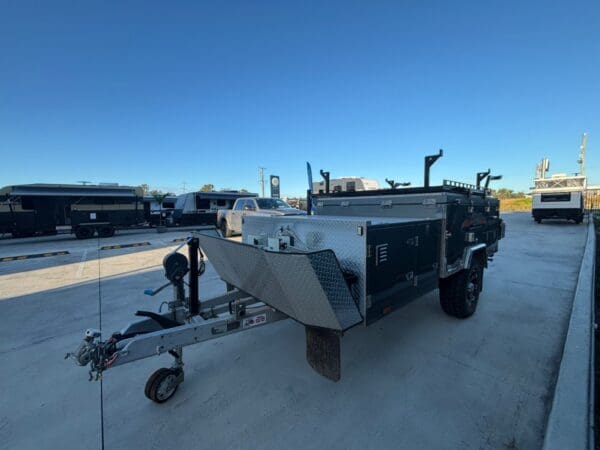  Motorhomes and Camper Trailers