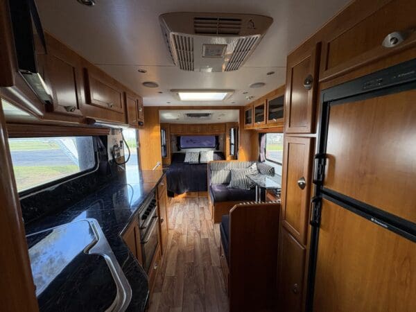  Motorhomes and Camper Trailers