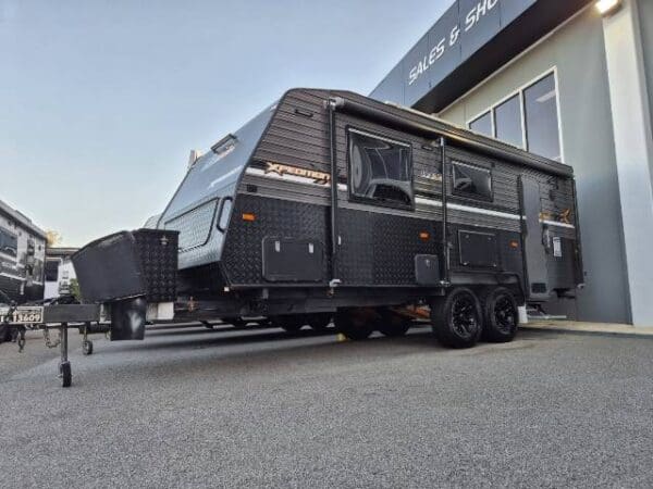 LEADER EXPEDITION - Caravans