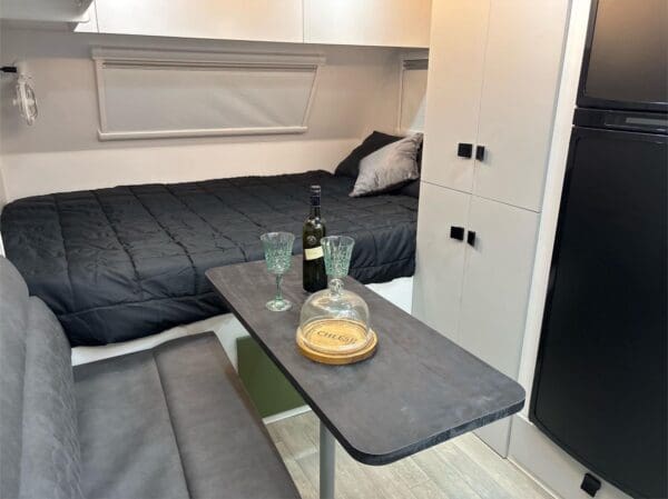  Motorhomes and Camper Trailers