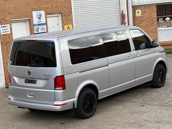  Motorhomes and Camper Trailers