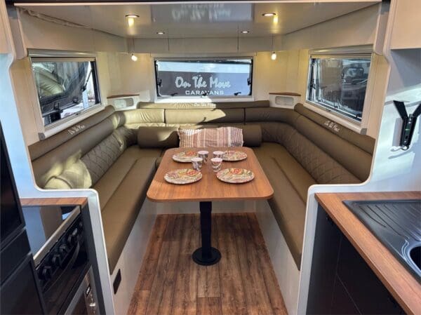  Motorhomes and Camper Trailers
