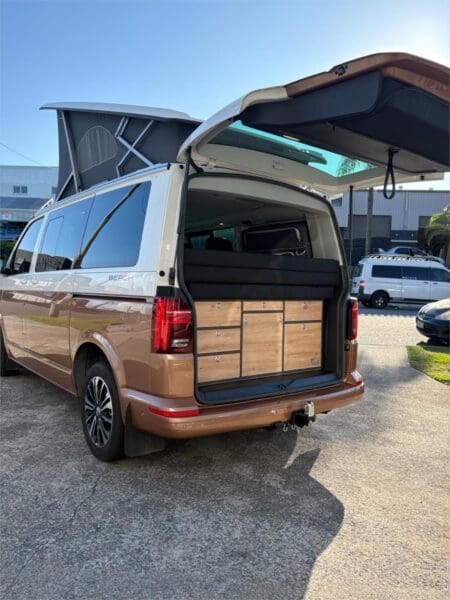  Motorhomes and Camper Trailers