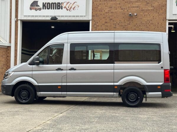  Motorhomes and Camper Trailers