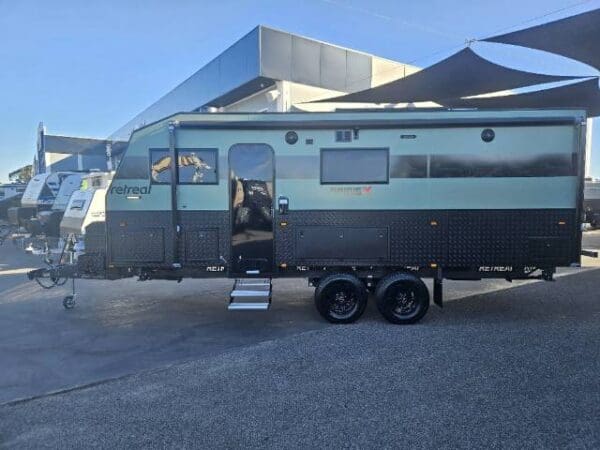  Motorhomes and Camper Trailers