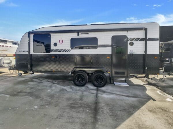  Motorhomes and Camper Trailers