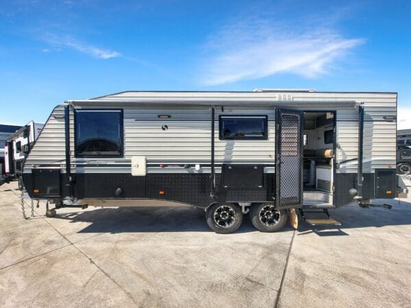  Motorhomes and Camper Trailers