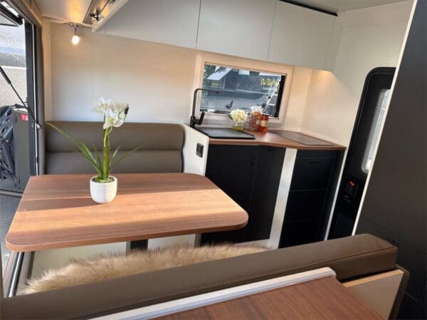  Motorhomes and Camper Trailers