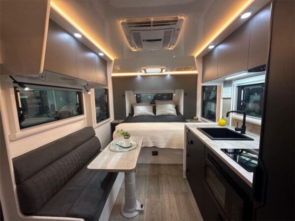  Motorhomes and Camper Trailers