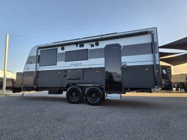  Motorhomes and Camper Trailers