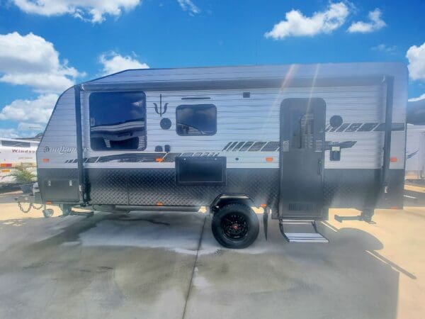  Motorhomes and Camper Trailers