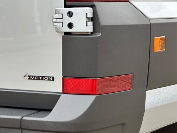  Motorhomes and Camper Trailers