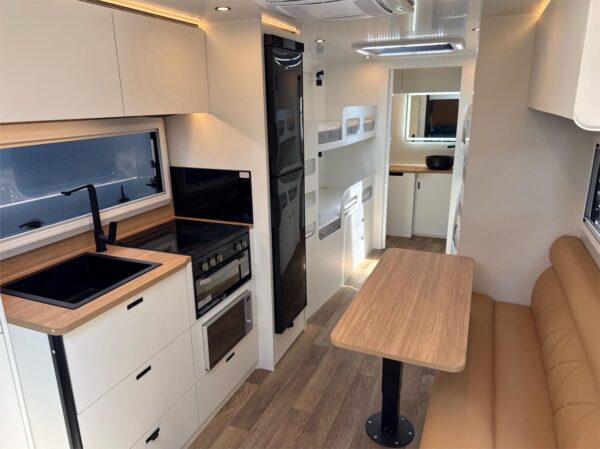  Motorhomes and Camper Trailers