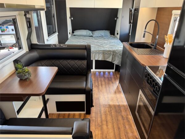  Motorhomes and Camper Trailers