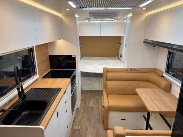  Motorhomes and Camper Trailers