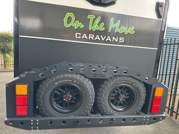  Motorhomes and Camper Trailers