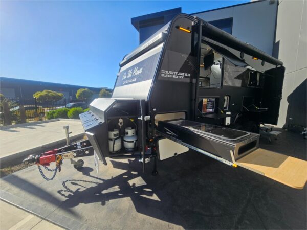 On The Move Caravans Adventure Black Edition 6.3 - Caravans